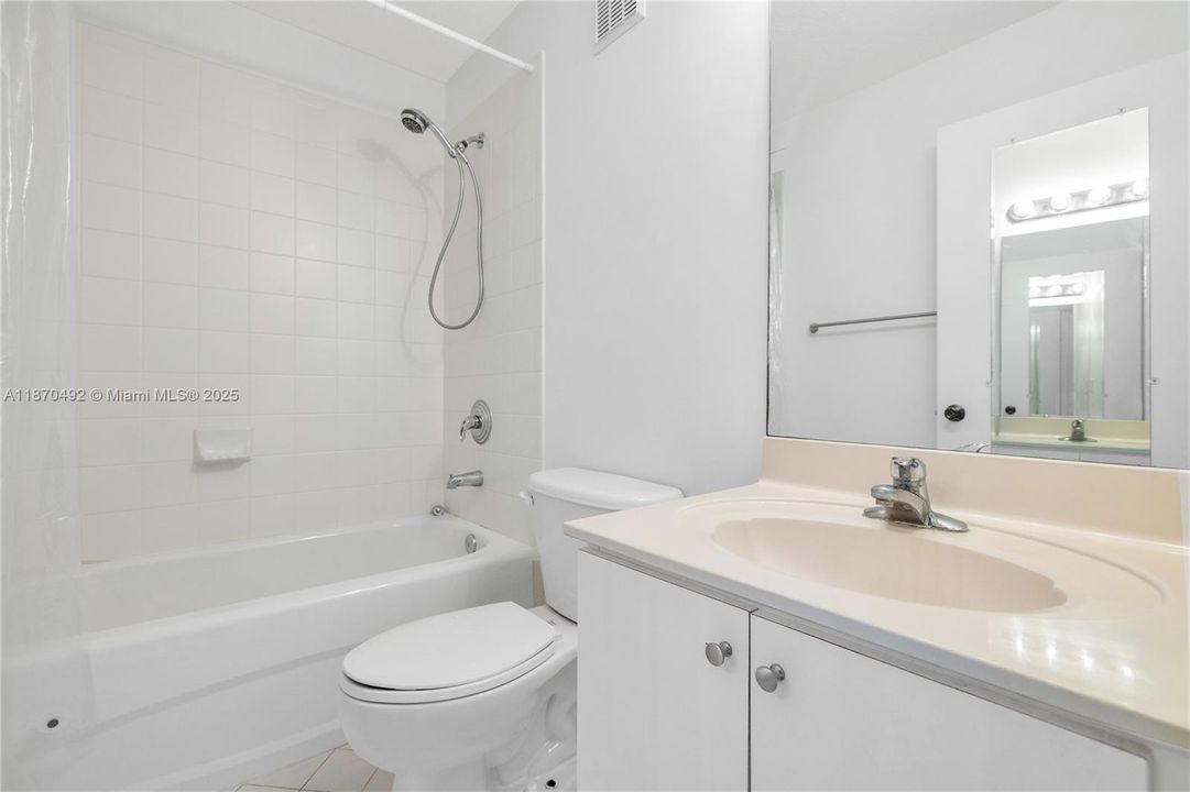 For Sale: $278,000 (3 beds, 2 baths, 1024 Square Feet)