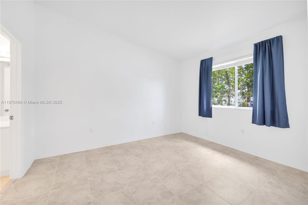 For Sale: $278,000 (3 beds, 2 baths, 1024 Square Feet)