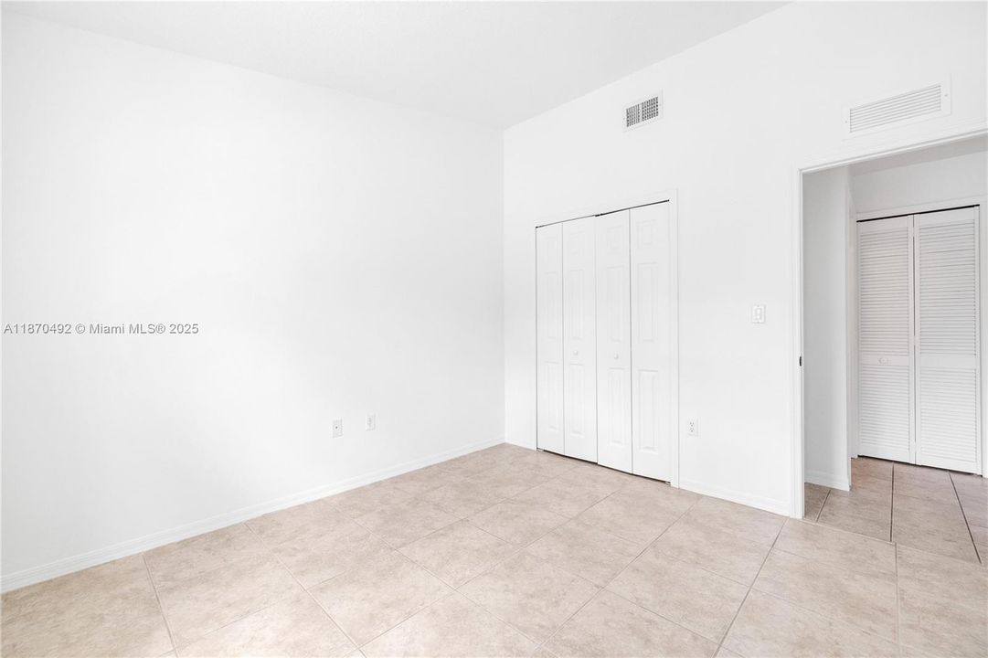 For Sale: $278,000 (3 beds, 2 baths, 1024 Square Feet)