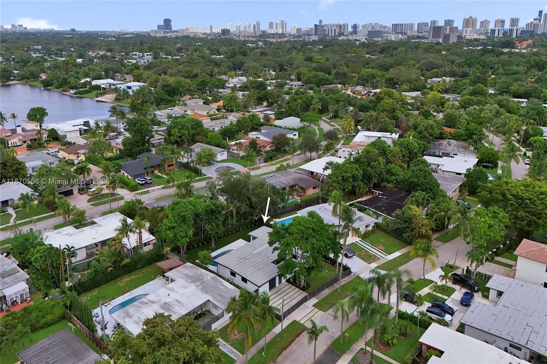 En Renta: $14,000 (5 camas, 4 baños, 2084 Pies cuadrados)