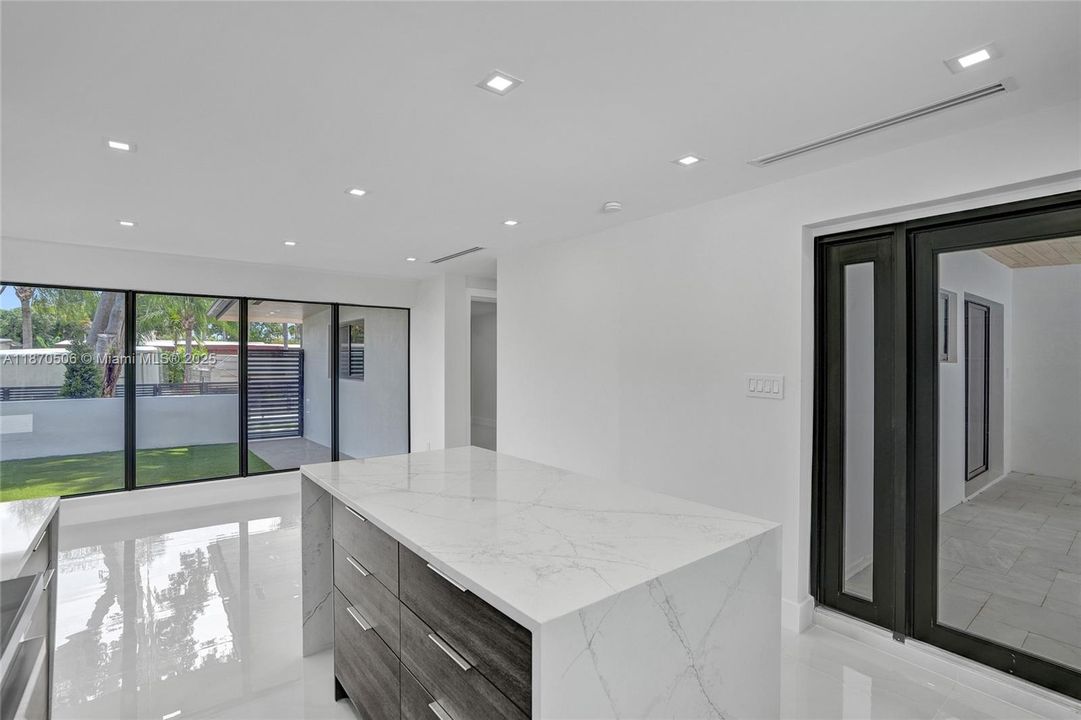 En Renta: $14,000 (5 camas, 4 baños, 2084 Pies cuadrados)