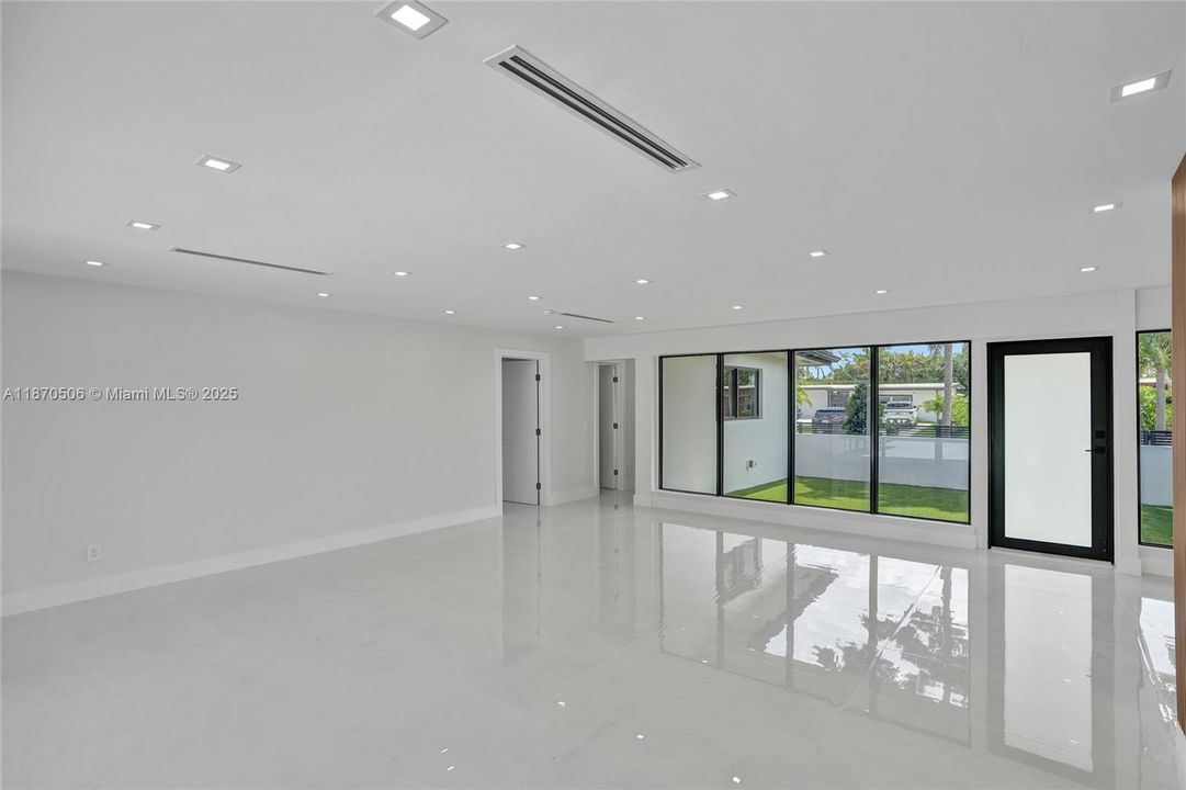 En Renta: $14,000 (5 camas, 4 baños, 2084 Pies cuadrados)