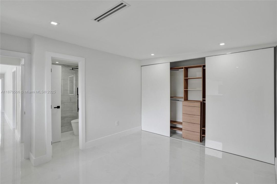 En Renta: $14,000 (5 camas, 4 baños, 2084 Pies cuadrados)