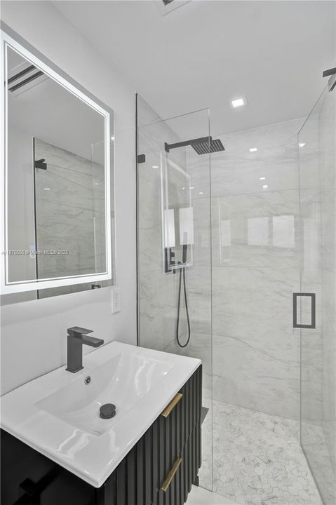 En Renta: $14,000 (5 camas, 4 baños, 2084 Pies cuadrados)