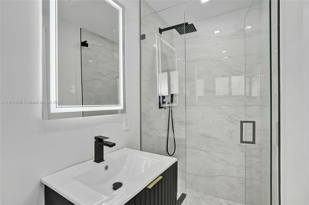 En Renta: $14,000 (5 camas, 4 baños, 2084 Pies cuadrados)