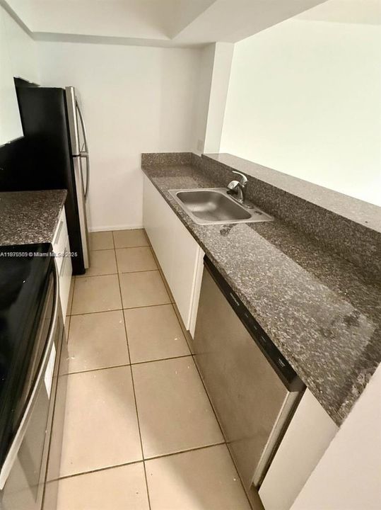 最近售出: $199,900 (2 贝兹, 2 浴室, 933 平方英尺)