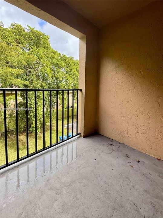 最近售出: $199,900 (2 贝兹, 2 浴室, 933 平方英尺)