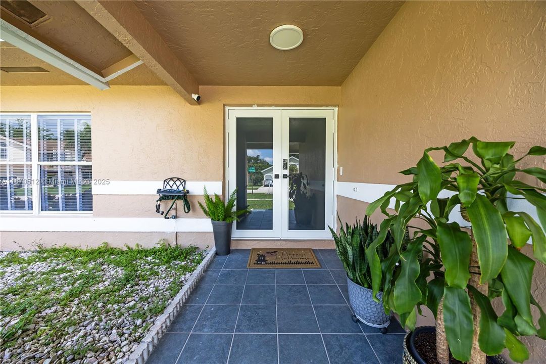 Active With Contract: $5,250 (5 beds, 2 baths, 2386 Square Feet)