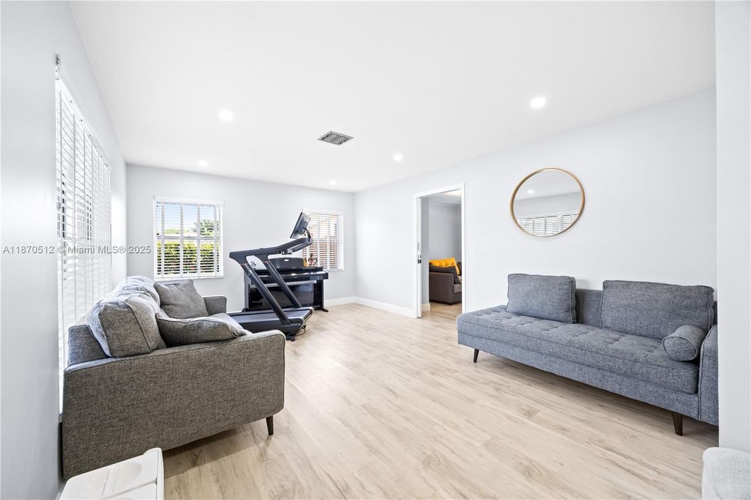 Active With Contract: $5,250 (5 beds, 2 baths, 2386 Square Feet)