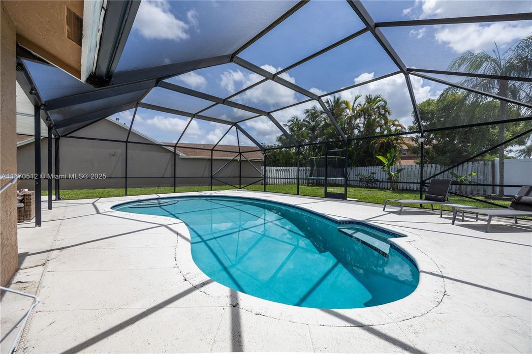 Active With Contract: $5,250 (5 beds, 2 baths, 2386 Square Feet)