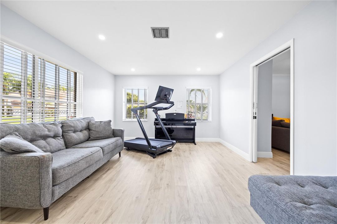 Active With Contract: $5,250 (5 beds, 2 baths, 2386 Square Feet)