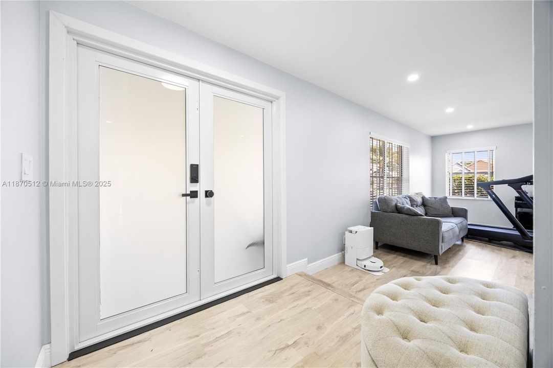 Active With Contract: $5,250 (5 beds, 2 baths, 2386 Square Feet)