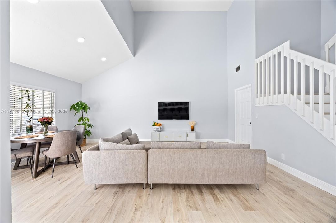 Active With Contract: $5,250 (5 beds, 2 baths, 2386 Square Feet)