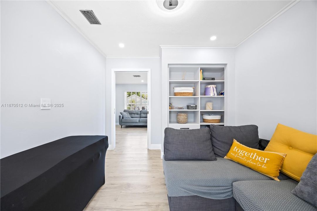 Active With Contract: $5,250 (5 beds, 2 baths, 2386 Square Feet)