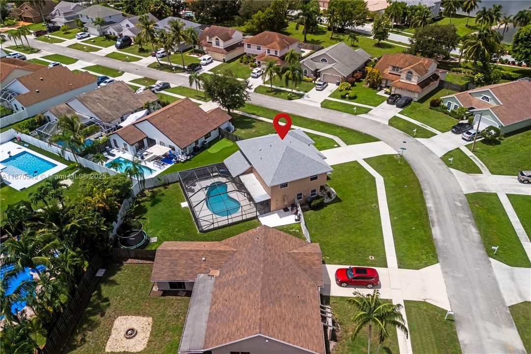 Active With Contract: $5,250 (5 beds, 2 baths, 2386 Square Feet)