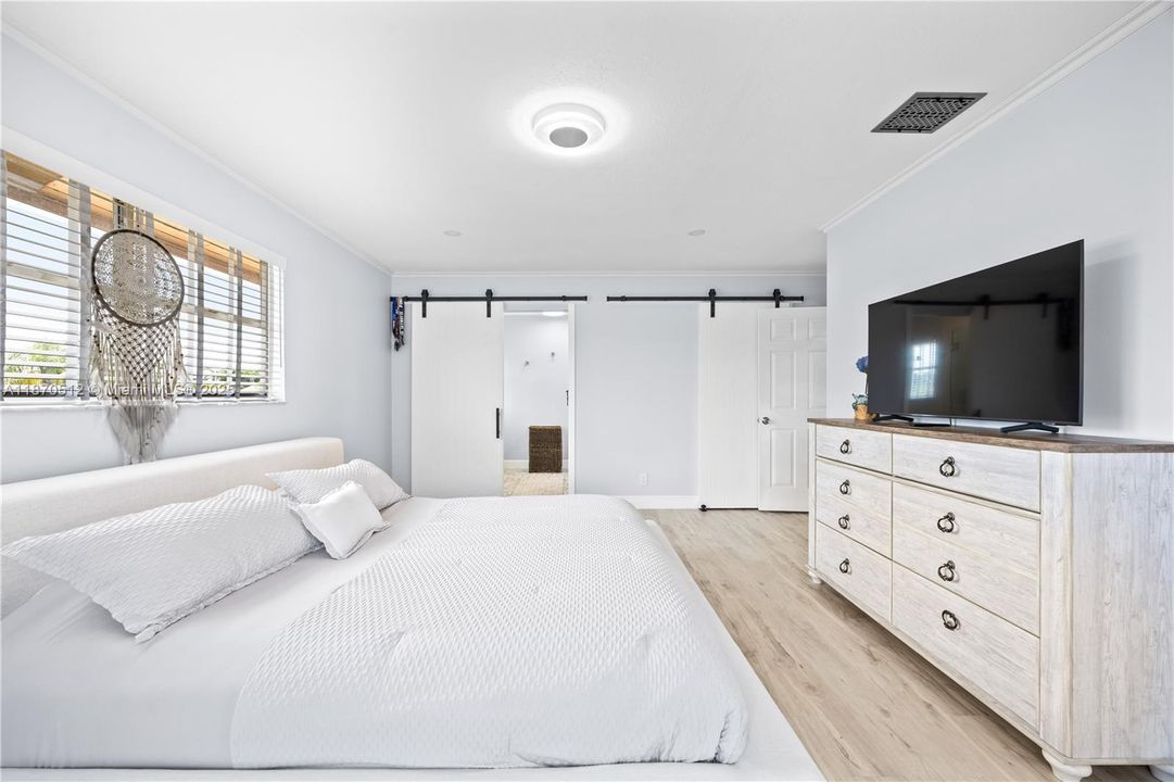 Active With Contract: $5,250 (5 beds, 2 baths, 2386 Square Feet)