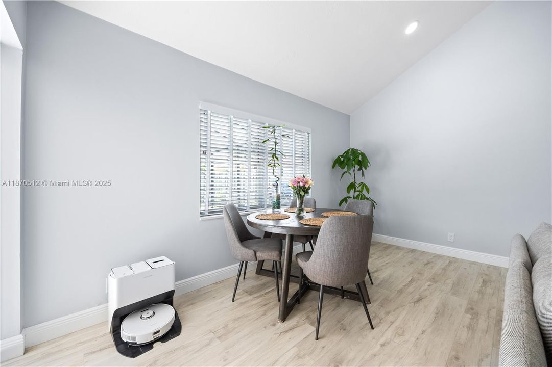 Active With Contract: $5,250 (5 beds, 2 baths, 2386 Square Feet)