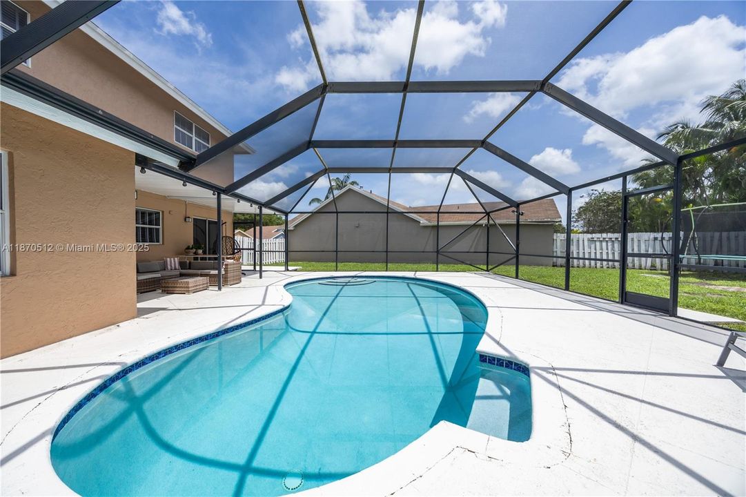 Active With Contract: $5,250 (5 beds, 2 baths, 2386 Square Feet)