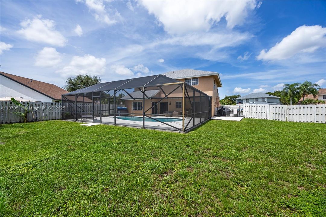 Active With Contract: $5,250 (5 beds, 2 baths, 2386 Square Feet)