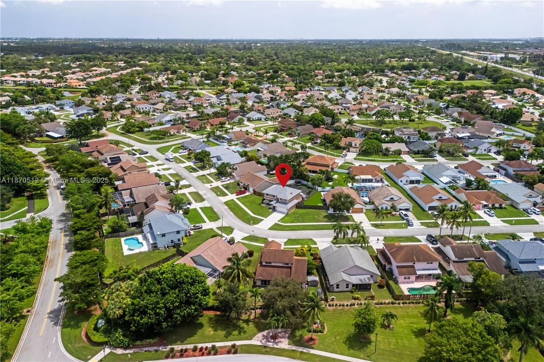 Active With Contract: $5,250 (5 beds, 2 baths, 2386 Square Feet)