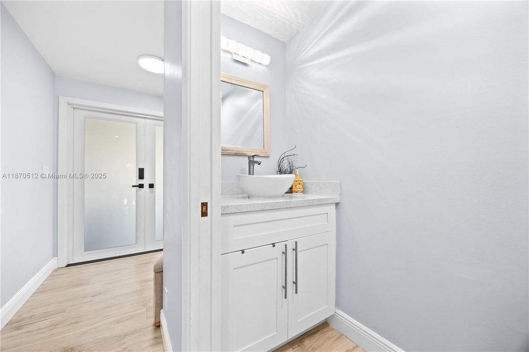 Active With Contract: $5,250 (5 beds, 2 baths, 2386 Square Feet)