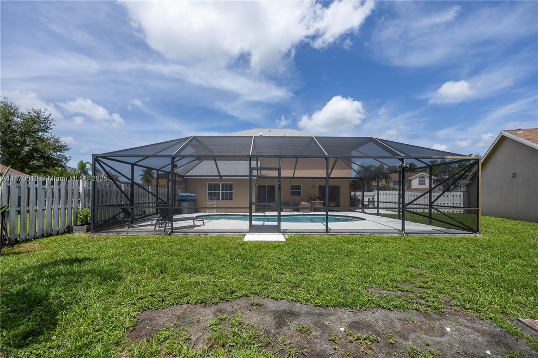 Active With Contract: $5,250 (5 beds, 2 baths, 2386 Square Feet)