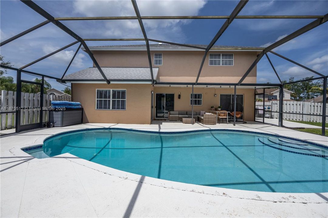 Active With Contract: $5,250 (5 beds, 2 baths, 2386 Square Feet)