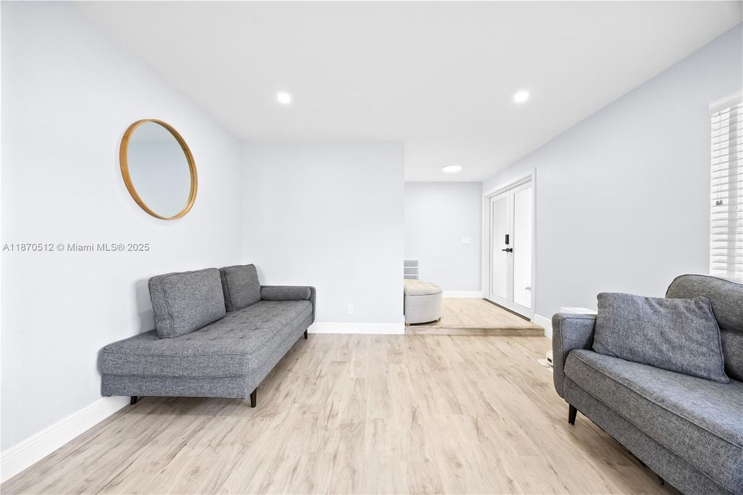 Active With Contract: $5,250 (5 beds, 2 baths, 2386 Square Feet)