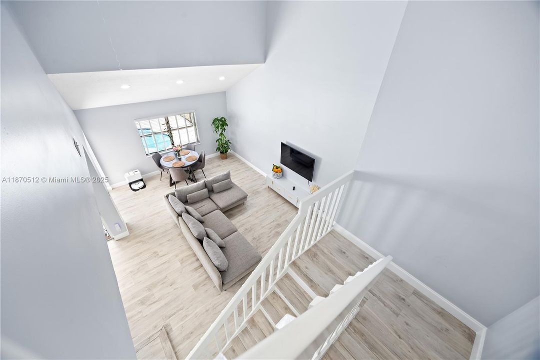 Active With Contract: $5,250 (5 beds, 2 baths, 2386 Square Feet)