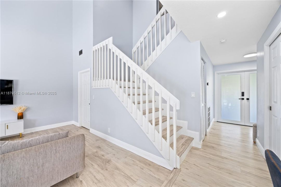 Active With Contract: $5,250 (5 beds, 2 baths, 2386 Square Feet)