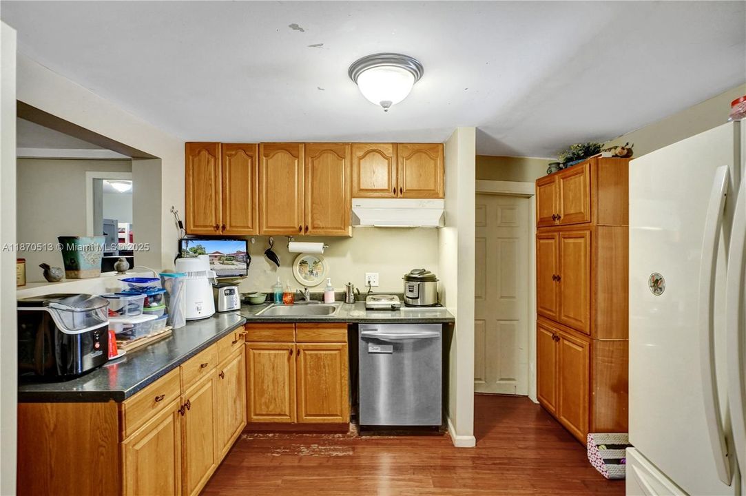 For Sale: $510,000 (0 beds, 0 baths, 1558 Square Feet)