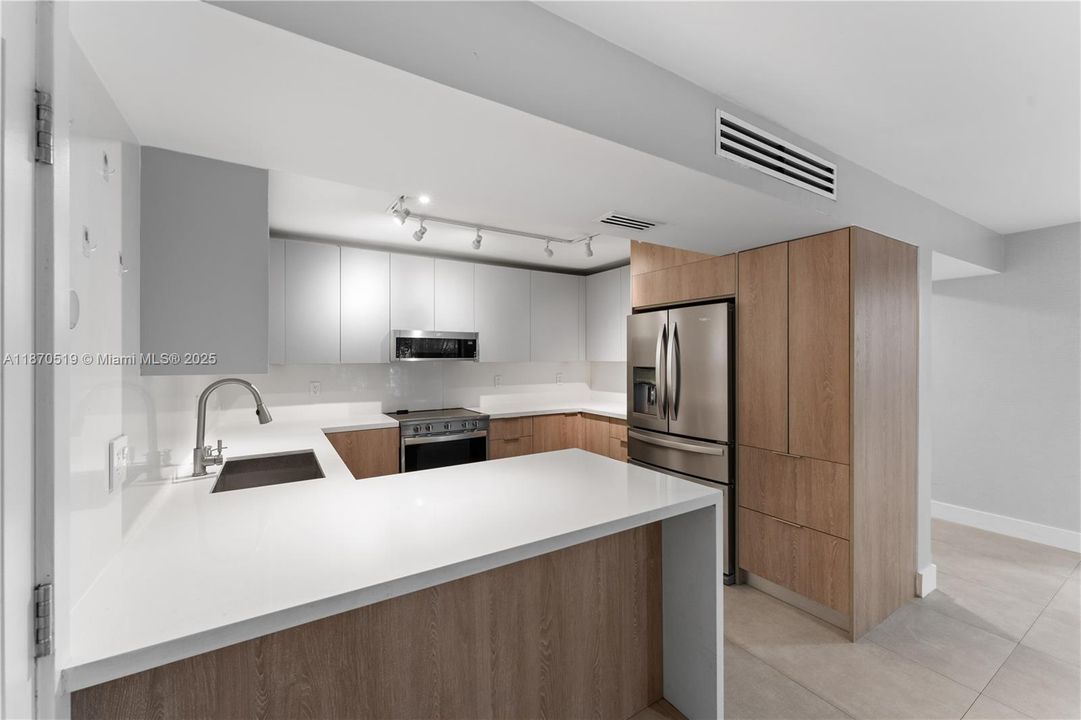 For Sale: $1,450,000 (3 beds, 2 baths, 1734 Square Feet)