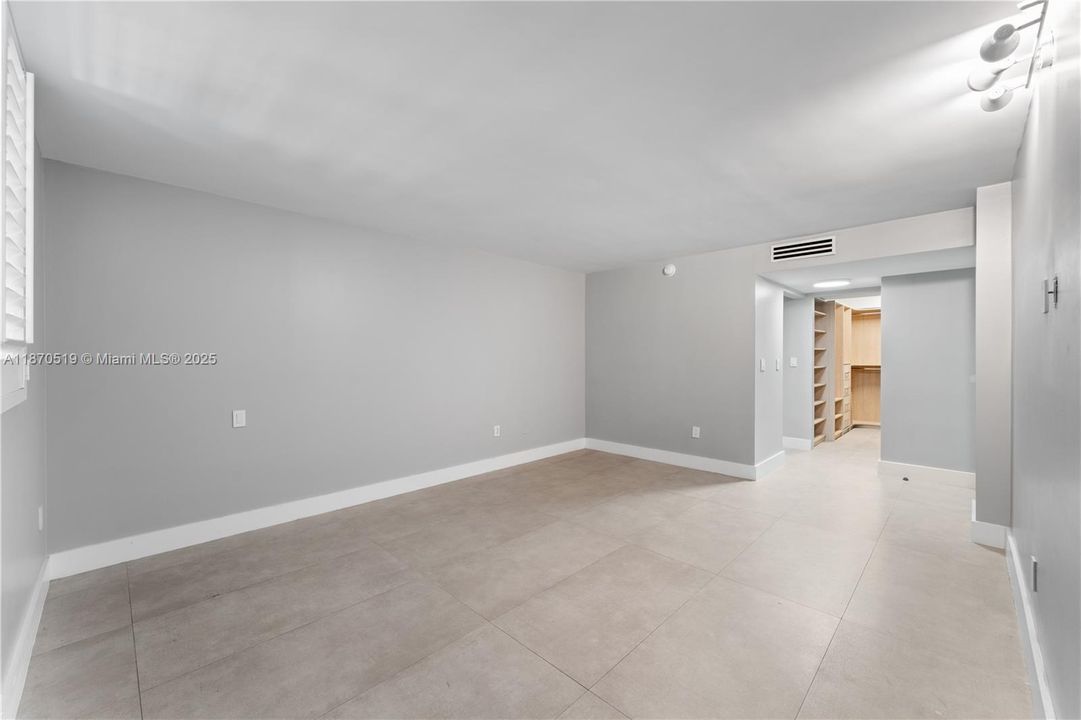 For Sale: $1,450,000 (3 beds, 2 baths, 1734 Square Feet)