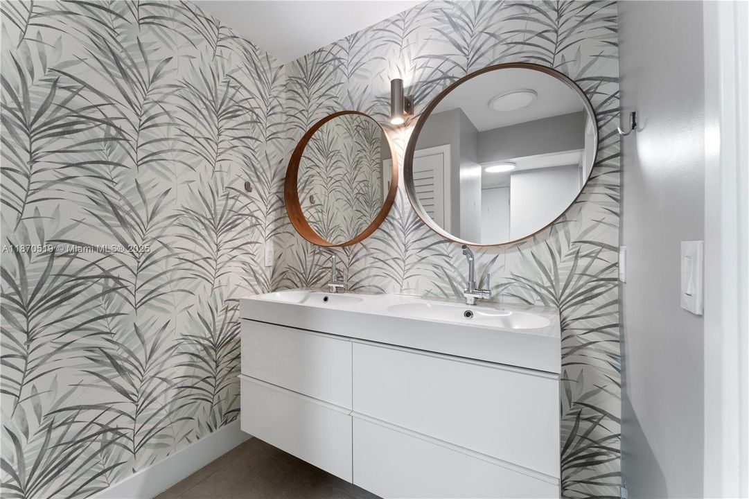 For Sale: $1,450,000 (3 beds, 2 baths, 1734 Square Feet)