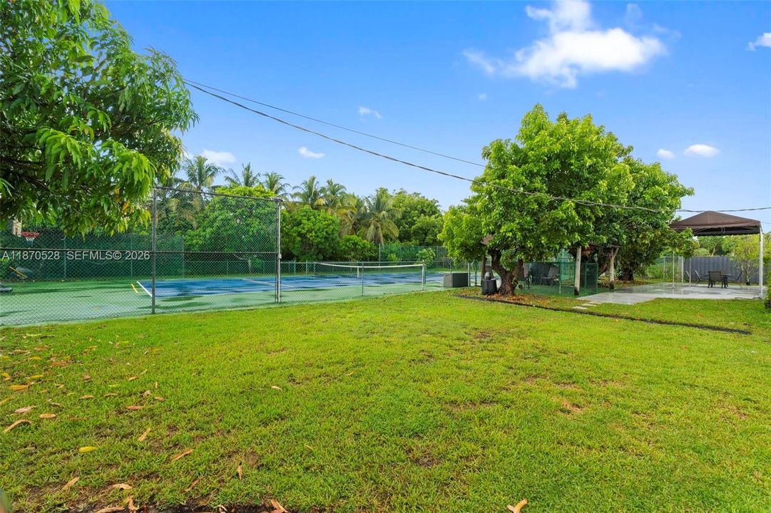 Activo con contrato: $2,475,000 (4 camas, 3 baños, 2309 Pies cuadrados)
