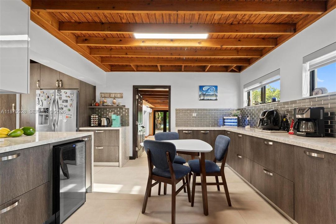 Activo con contrato: $2,475,000 (4 camas, 3 baños, 2309 Pies cuadrados)