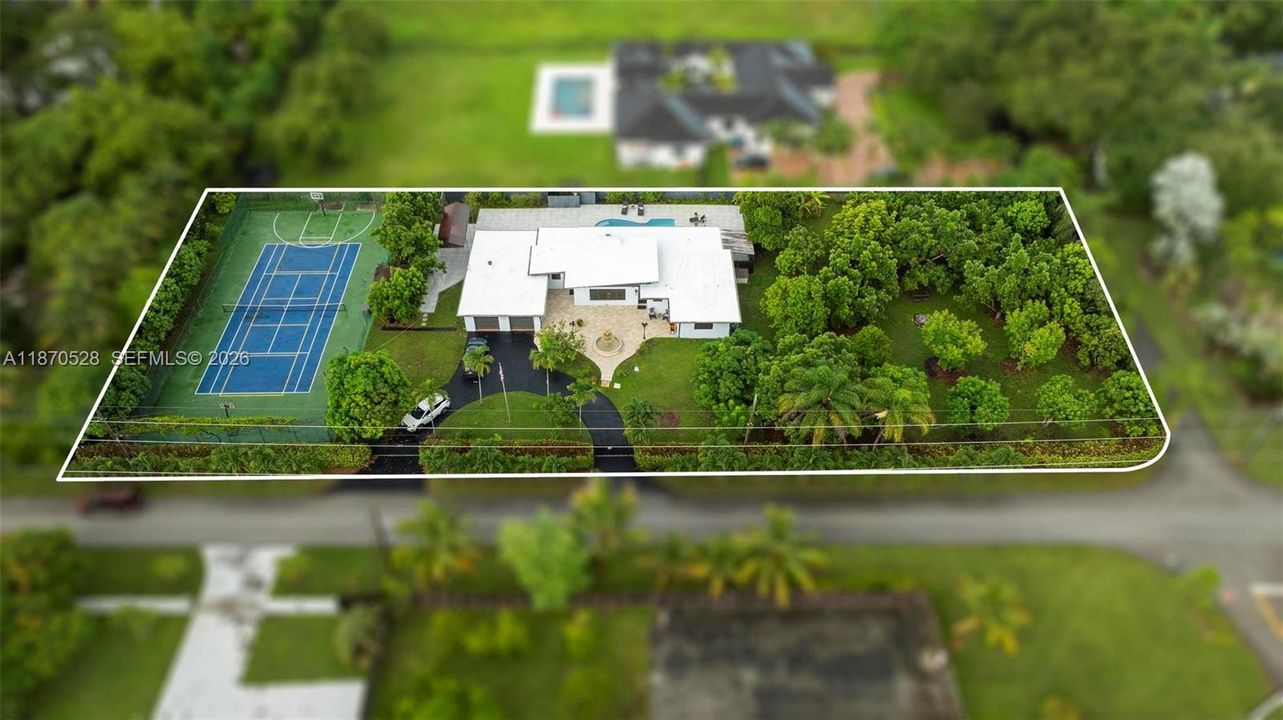 Activo con contrato: $2,475,000 (4 camas, 3 baños, 2309 Pies cuadrados)