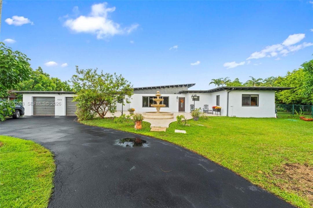 Activo con contrato: $2,475,000 (4 camas, 3 baños, 2309 Pies cuadrados)