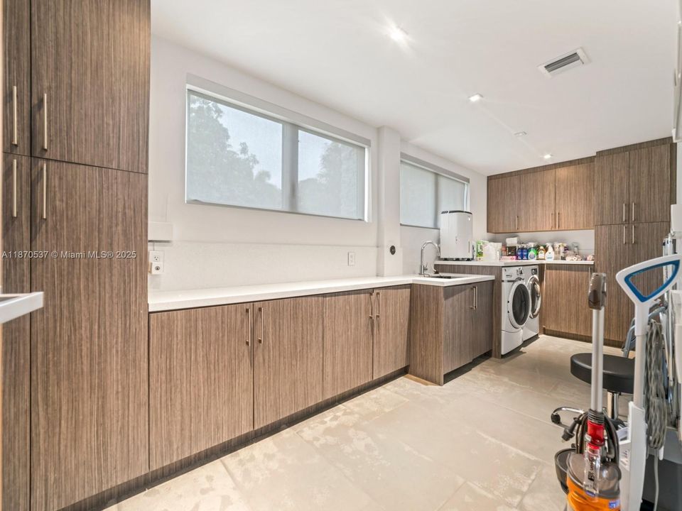 For Sale: $10,950,000 (4 beds, 4 baths, 4225 Square Feet)