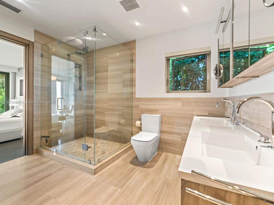 For Sale: $10,950,000 (4 beds, 4 baths, 4225 Square Feet)