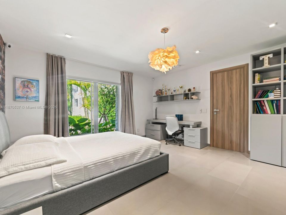 For Sale: $10,950,000 (4 beds, 4 baths, 4225 Square Feet)