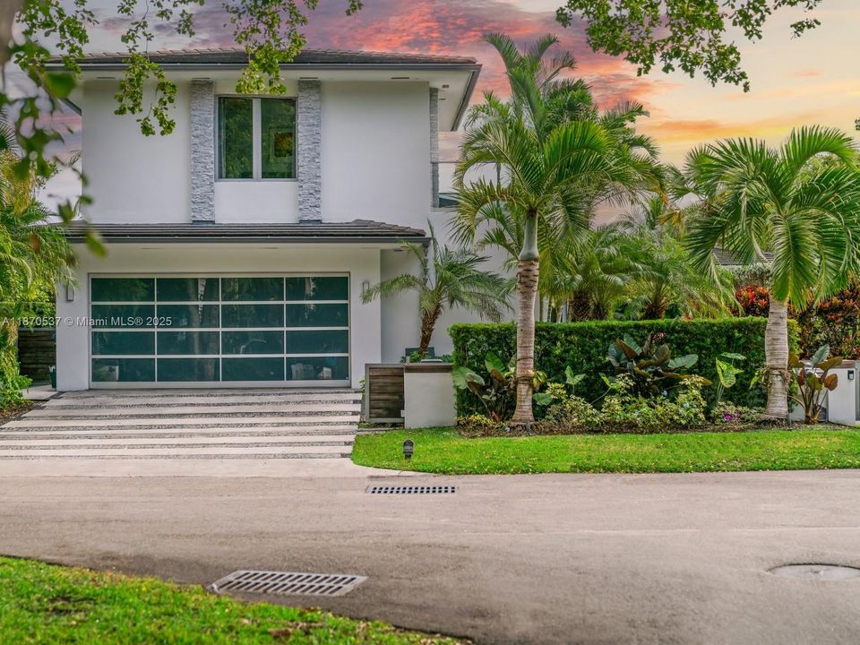 For Sale: $10,950,000 (4 beds, 4 baths, 4225 Square Feet)