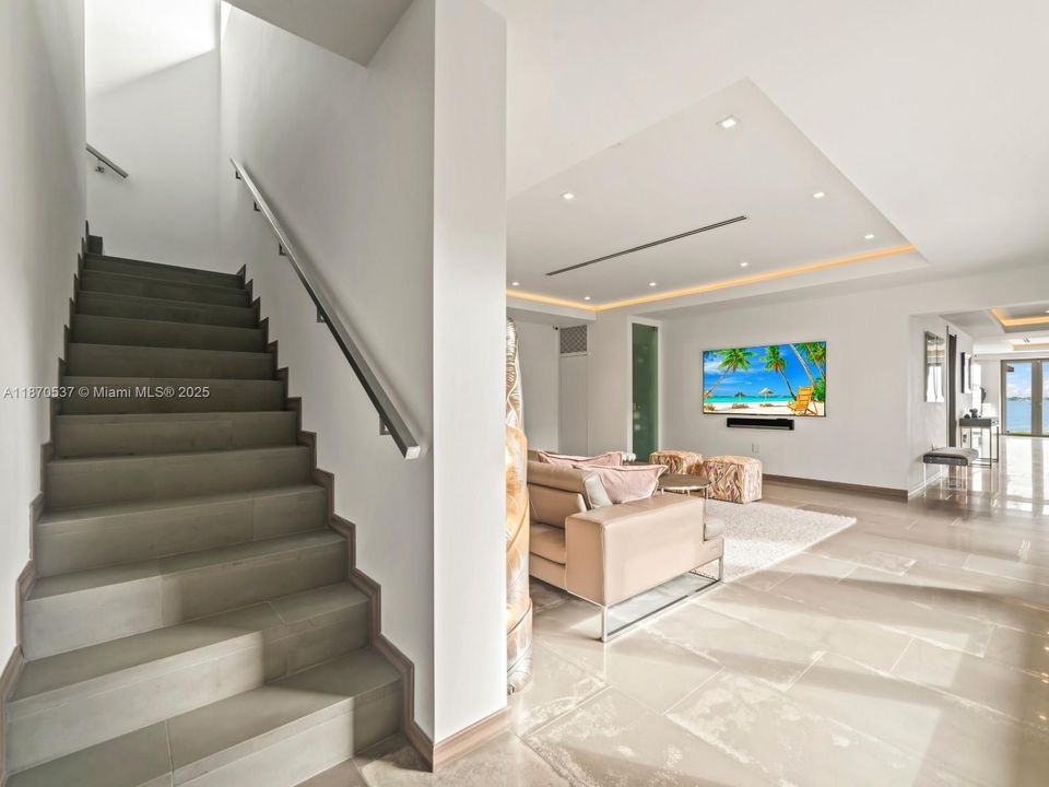 For Sale: $10,950,000 (4 beds, 4 baths, 4225 Square Feet)