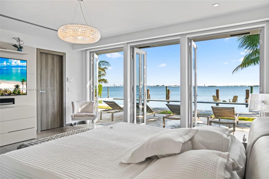 For Sale: $10,950,000 (4 beds, 4 baths, 4225 Square Feet)