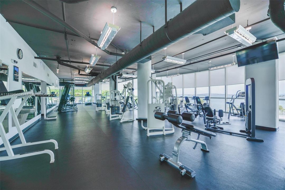 For Sale: $520,000 (1 beds, 1 baths, 791 Square Feet)