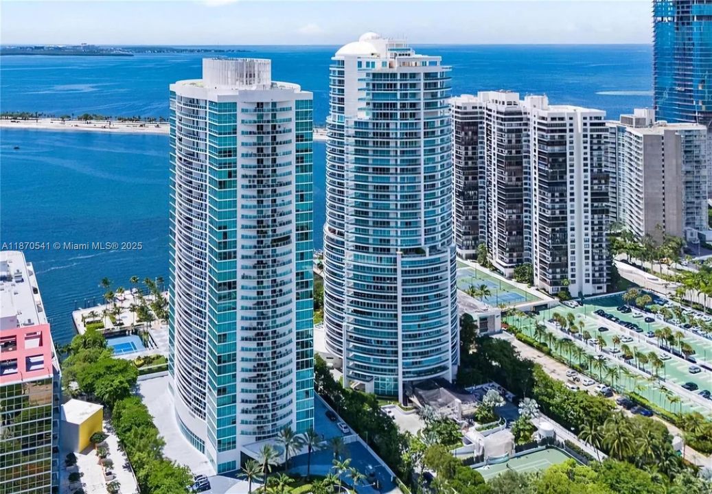 For Sale: $520,000 (1 beds, 1 baths, 791 Square Feet)