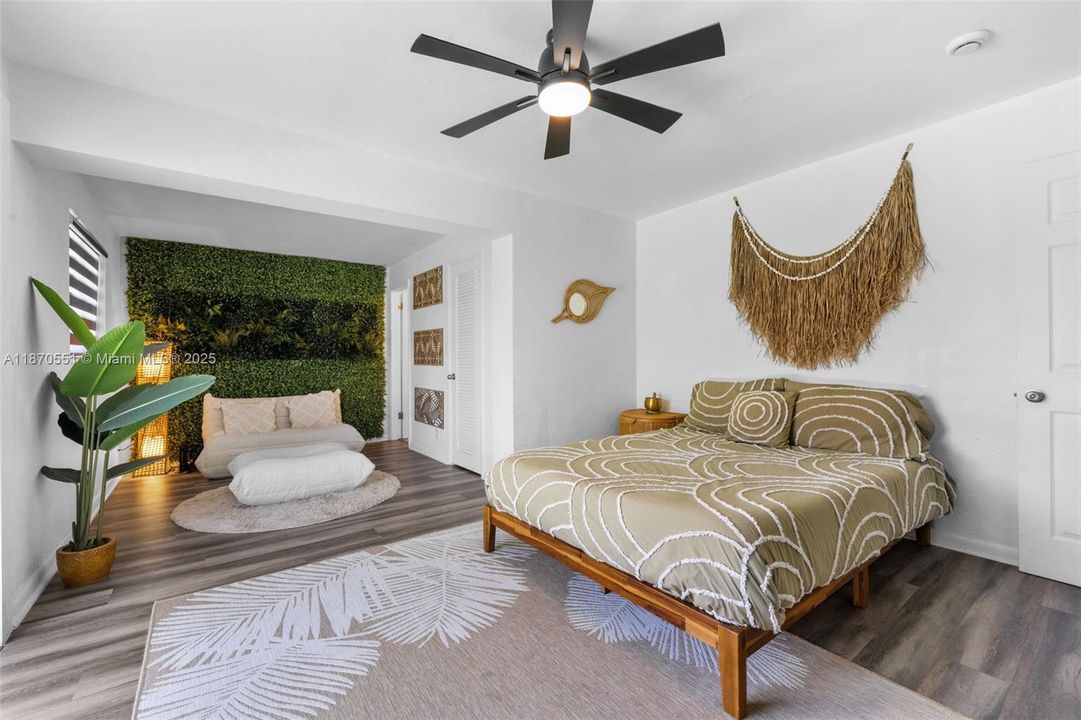 Active With Contract: $4,000 (4 beds, 3 baths, 1210 Square Feet)