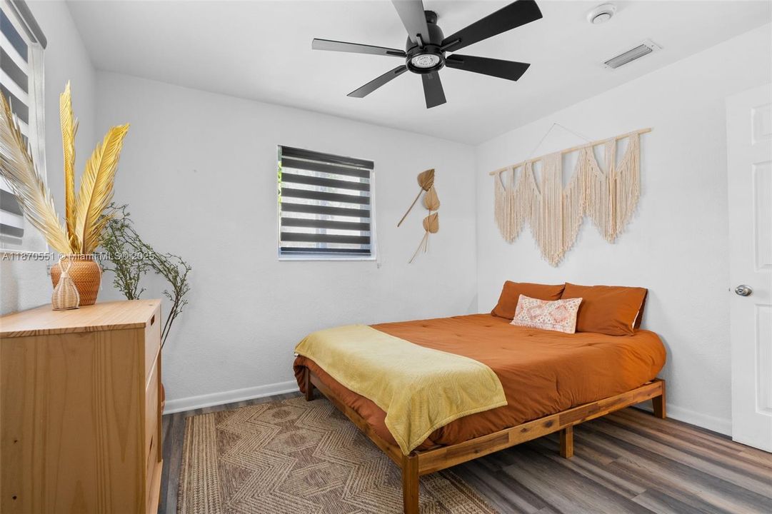 Active With Contract: $4,000 (4 beds, 3 baths, 1210 Square Feet)