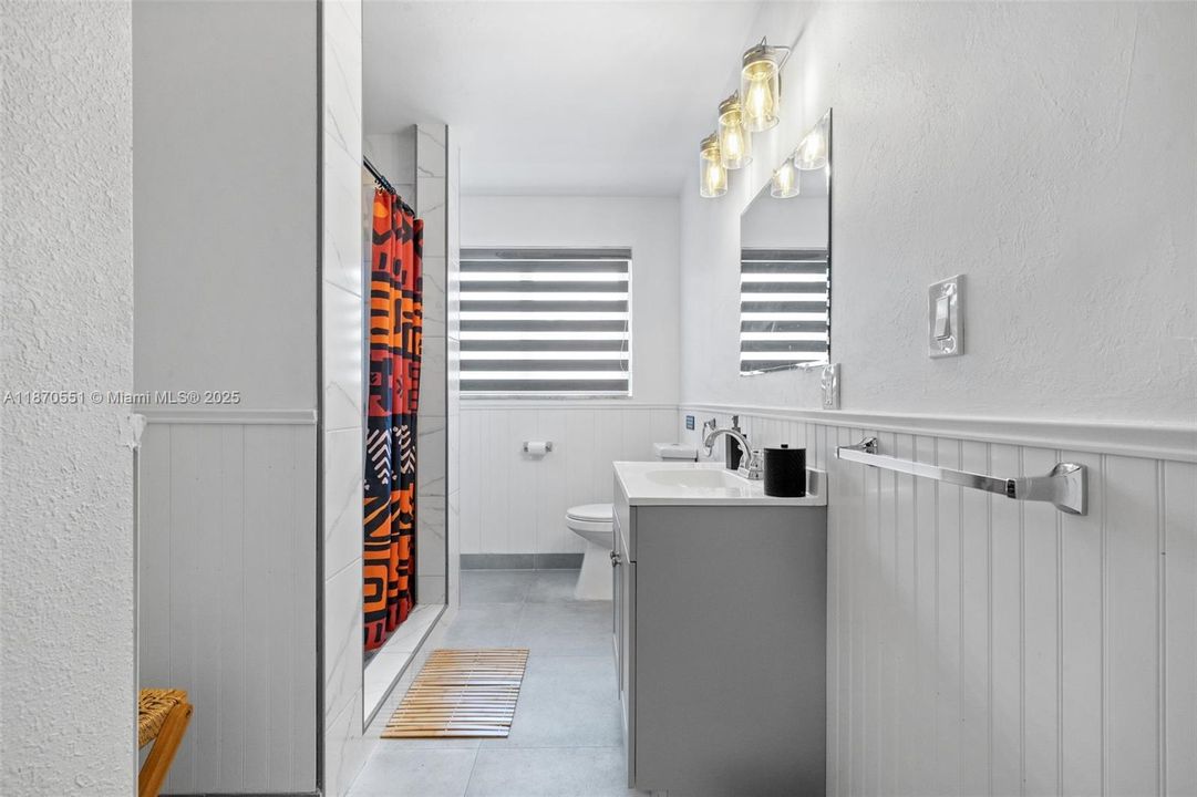 Active With Contract: $4,000 (4 beds, 3 baths, 1210 Square Feet)