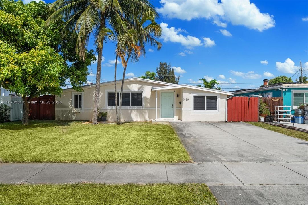 Active With Contract: $4,000 (4 beds, 3 baths, 1210 Square Feet)